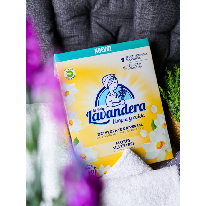 Стиральный порошок Lavandera Flores Silvestres универсальный с ароматом полевых цветов, 2.2 кг (40 стирок) - 