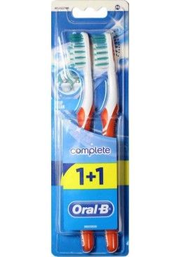 Набор зубных щеток Oral-B 1+1 Комплекс Глубокая чистка средней жесткости 
